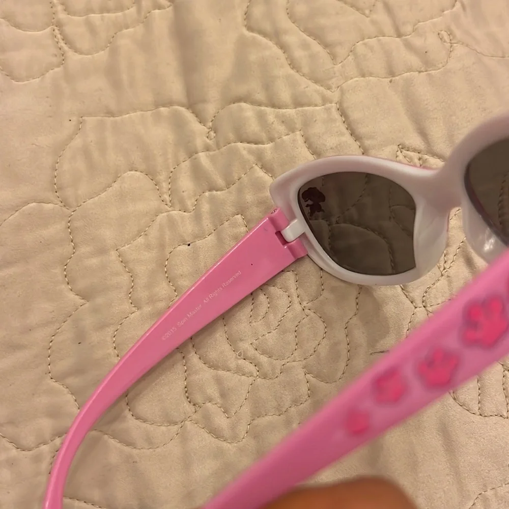 Paw patrol sky sun glasses for little girls used in good condition